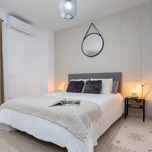 https://laterraza-de-ollerias.hotelsinnerja.org